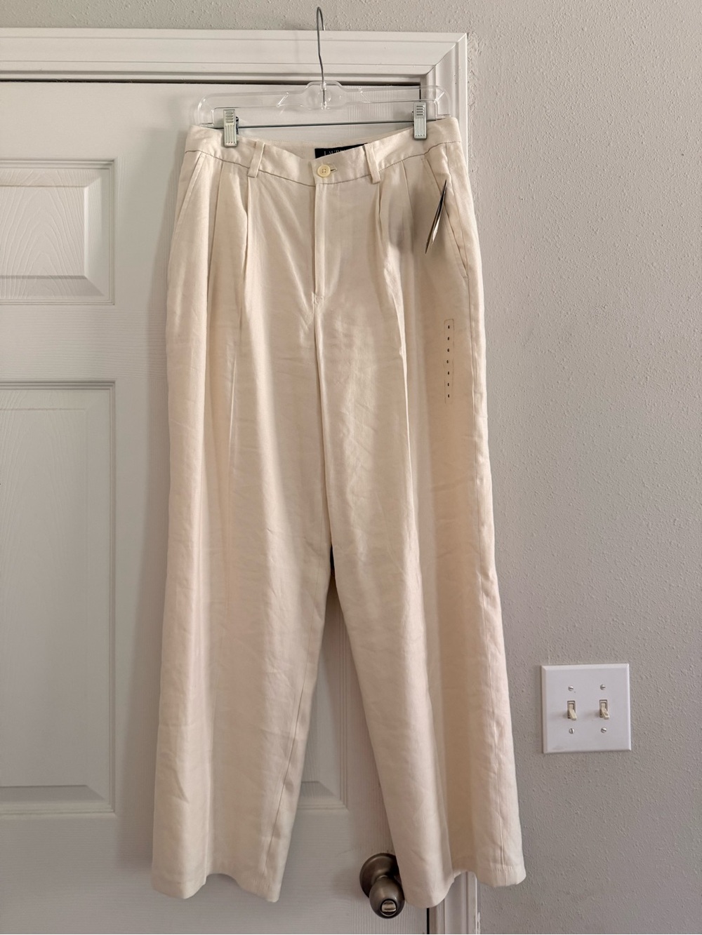 Woman Wide-Leg Pants in Cream